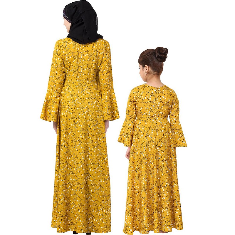 mom and daughter matching abaya